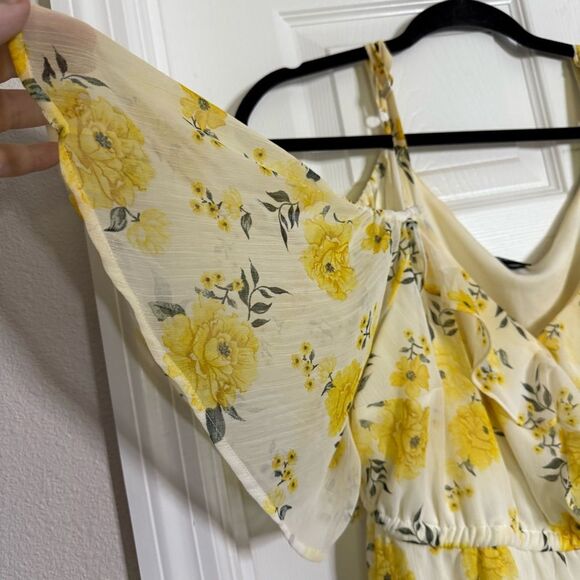 Torrid Yellow Floral Off-Shoulder Wrap Blouse 1X - Picture 5 of 8